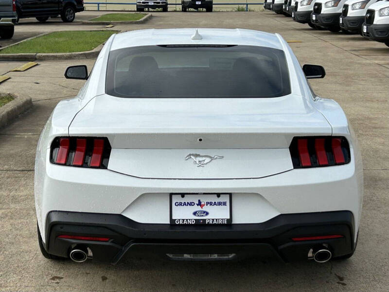 2025 Ford Mustang EcoBoost