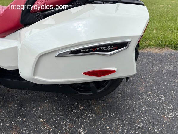 2017 Can-Am SPYDER F3-T SE6