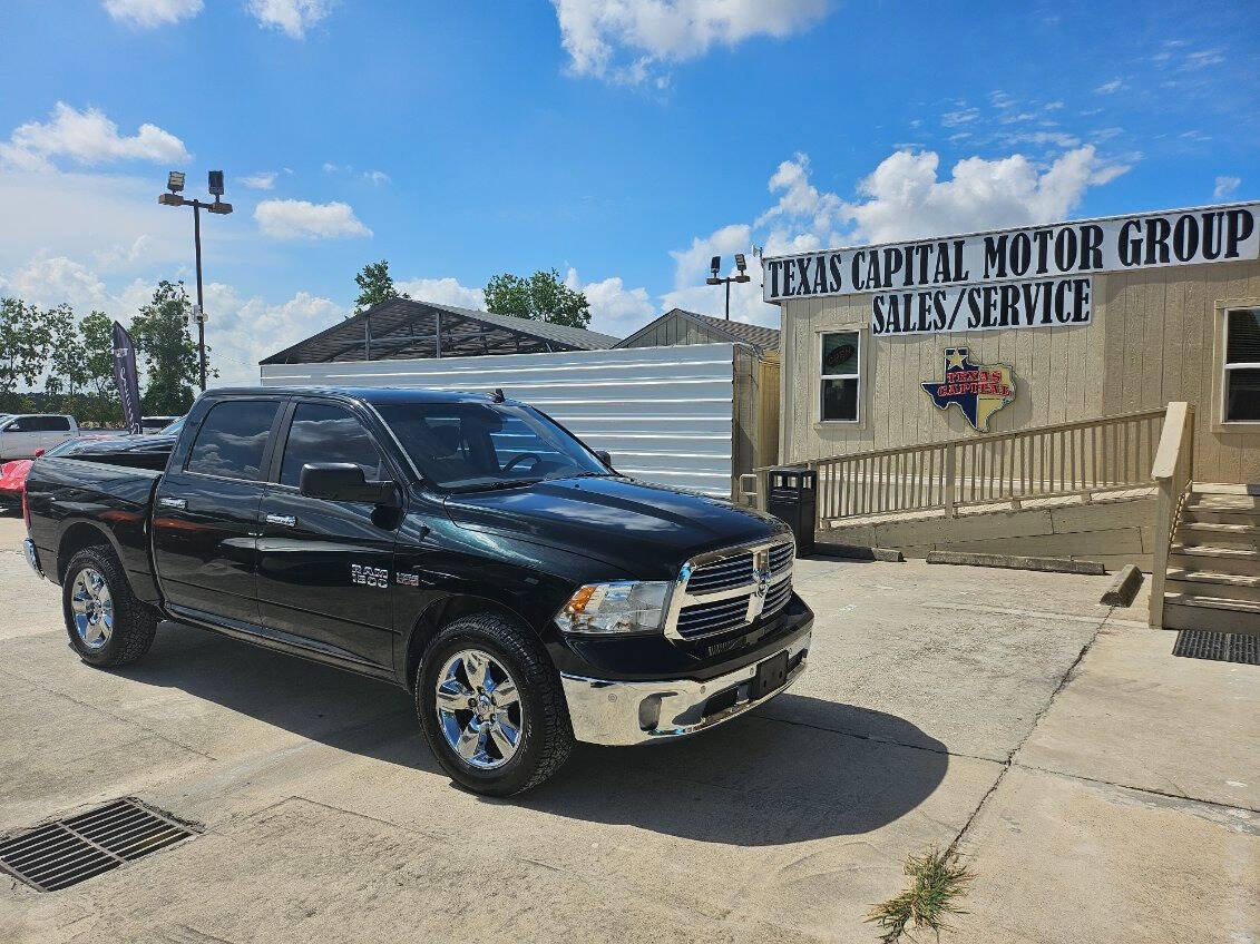 Black 2016 Ram 1500 SLT 4x2 SLT 4dr Crew Cab 5.5 ft. SB Pickup 1