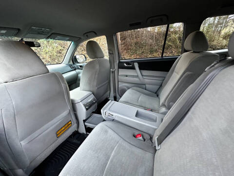 2012 Toyota Highlander SE