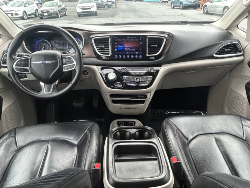 2017 Chrysler Pacifica Touring Plus