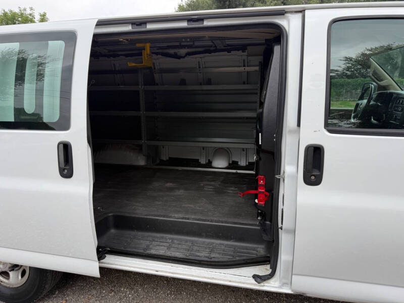 2021 Chevrolet Express 2500