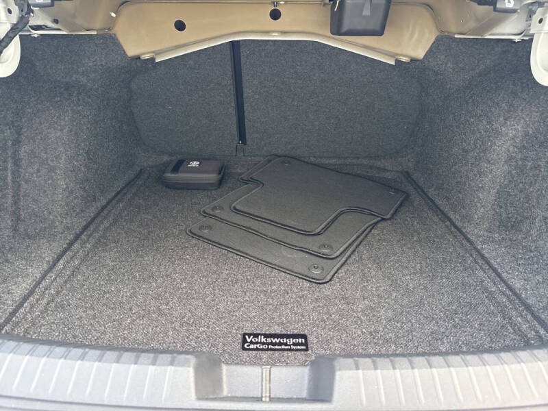 2025 Volkswagen Jetta SEL