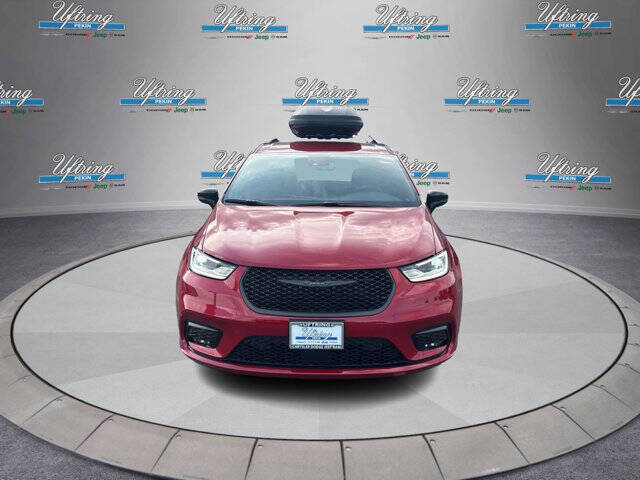 2025 Chrysler Pacifica Select