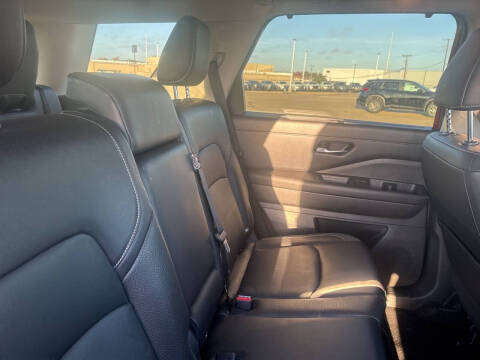 2022 Nissan Pathfinder SL