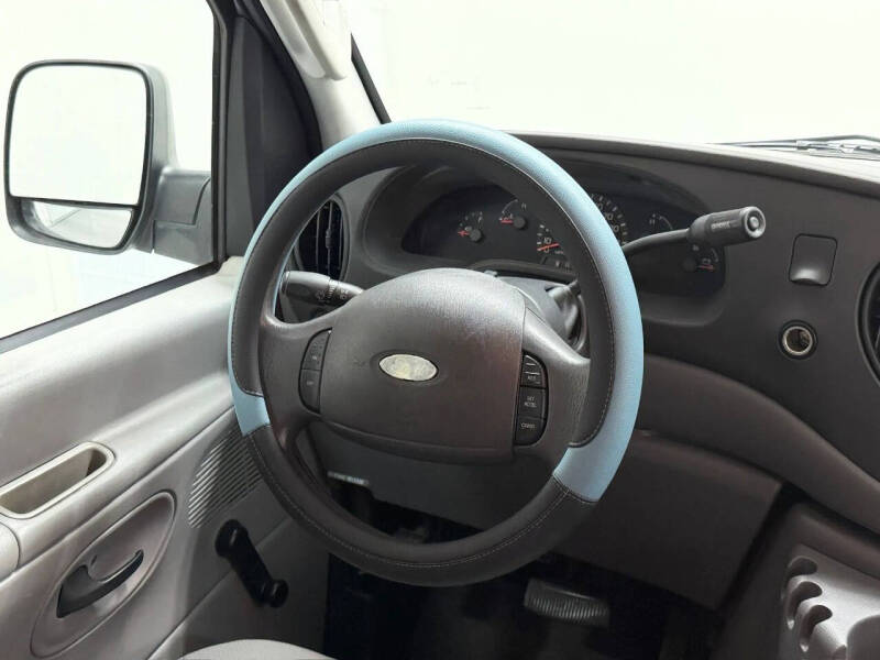 2003 Ford E-Series E-350 SD XL