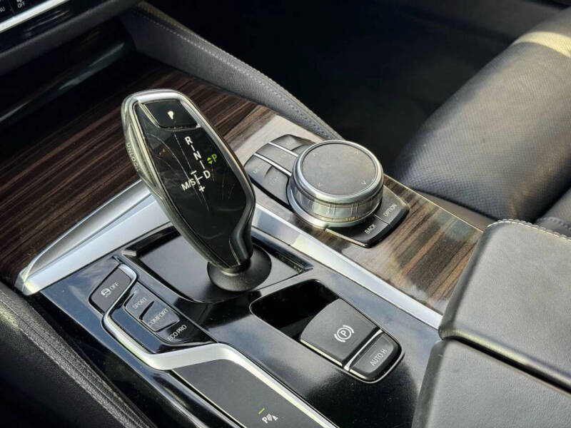 2017 BMW 5 Series 540i