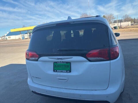 2020 Chrysler Pacifica Touring L