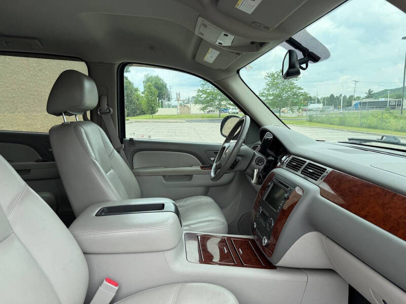 2011 Chevrolet Avalanche LTZ