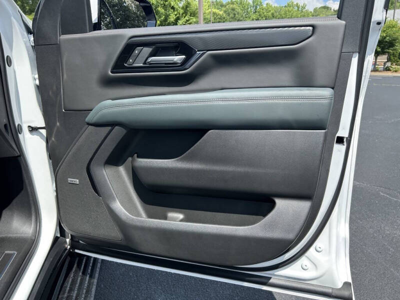 2025 GMC Yukon XL AT4