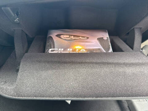 2025 Alfa Romeo Giulia Intensa