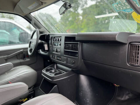 2017 Chevrolet Express 2500