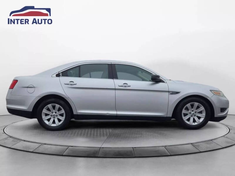 2011 Ford Taurus SE