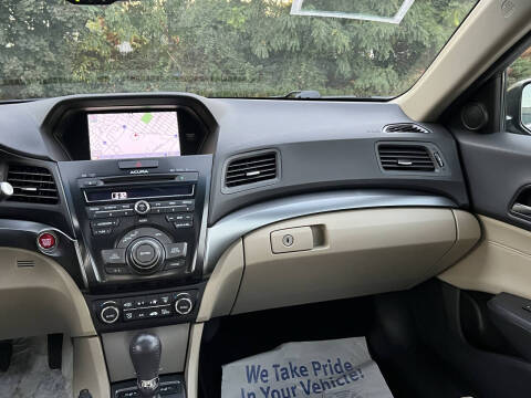 2013 Acura ILX 2.0L w/Tech