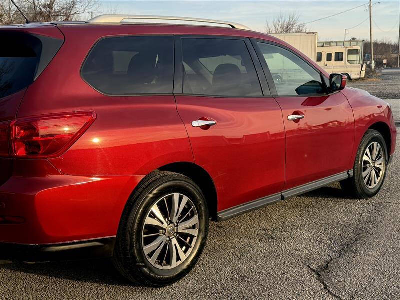 2017 Nissan Pathfinder SV