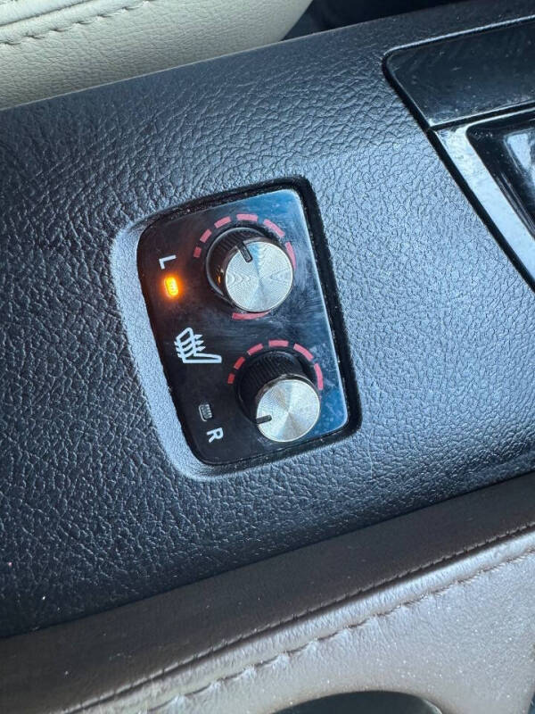 2013 Toyota Avalon XLE