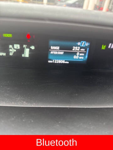 2015 Toyota Prius v Five