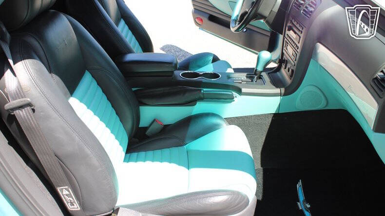 2002 Ford Thunderbird Deluxe