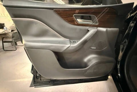 2019 Jaguar F-PACE 30t Prestige