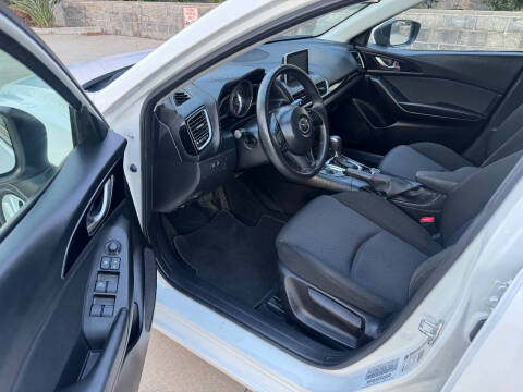 2016 Mazda MAZDA3 i Sport