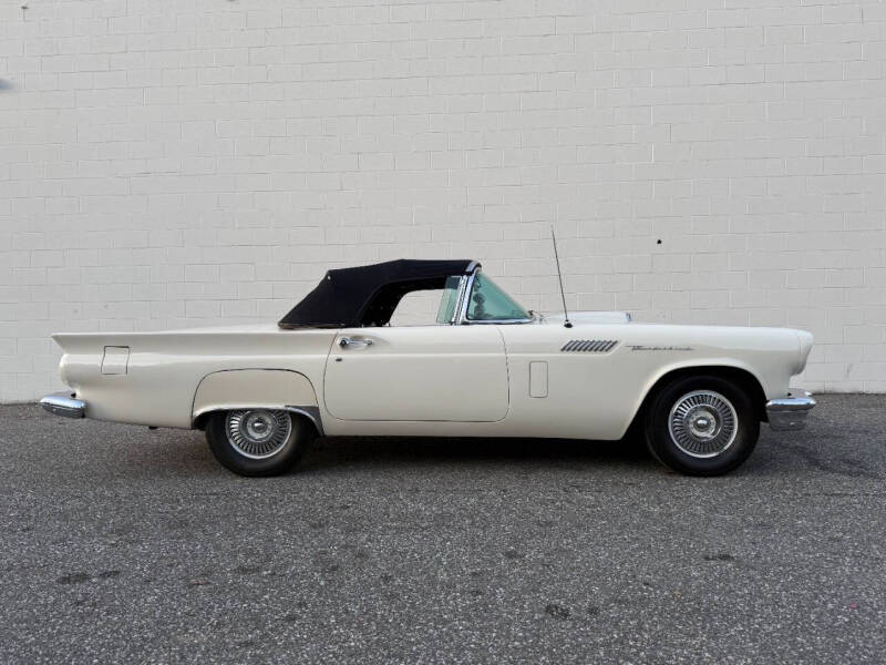 1957 Ford Thunderbird