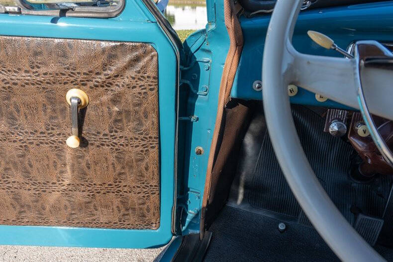 1951 Kaiser Henry-J Coupe