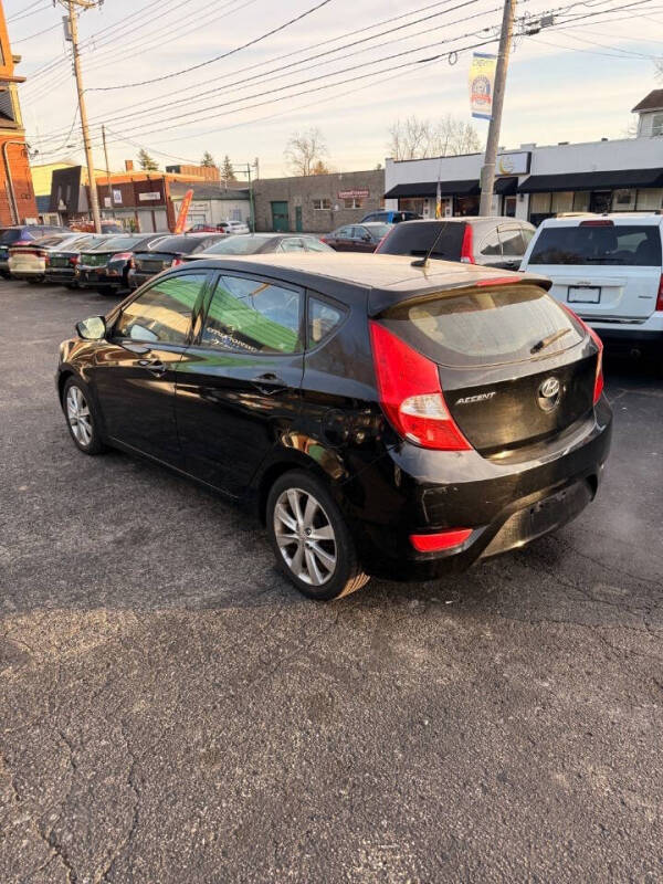 2013 Hyundai Accent SE