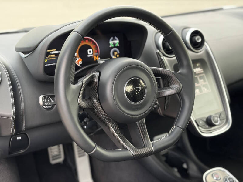 2017 McLaren 570GT