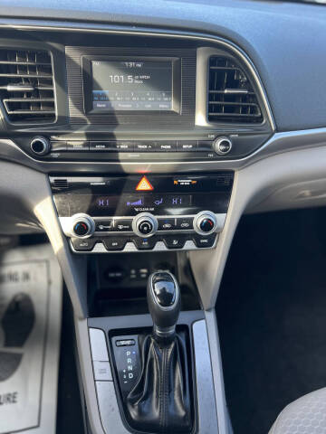 2020 Hyundai Elantra SE