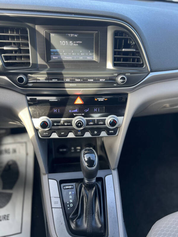 2020 Hyundai Elantra SE