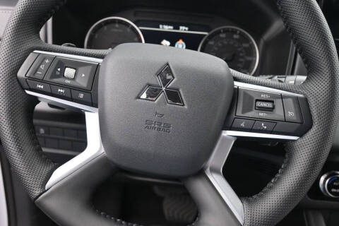 2026 Mitsubishi Outlander LE