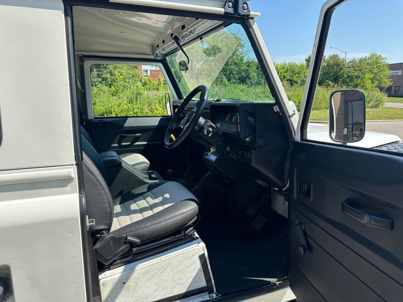 1987 Land Rover Defender 51