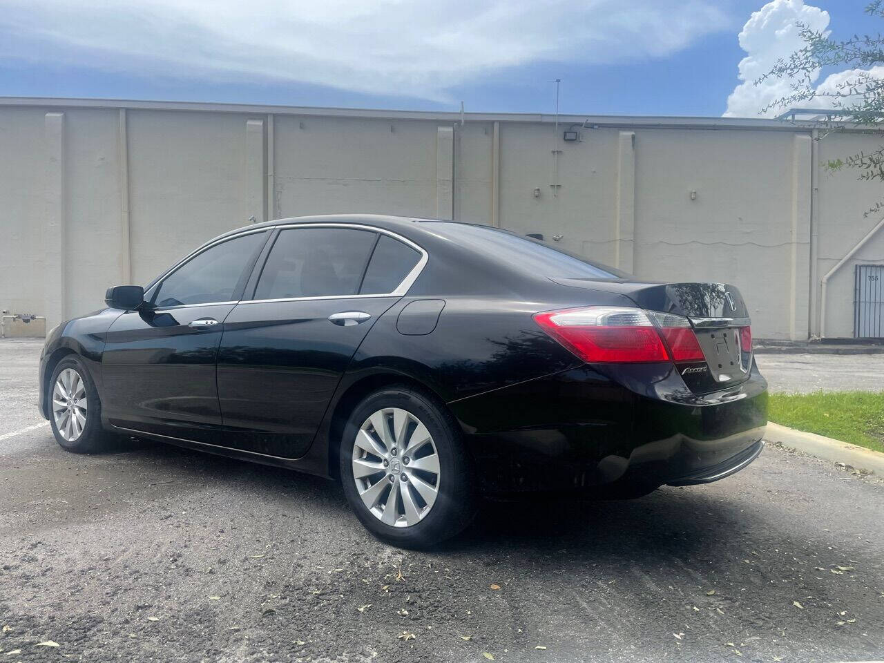 2013 Honda Accord Sedan - $9,900