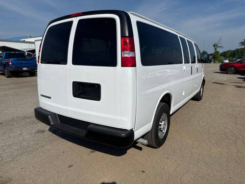 2025 Chevrolet Express LS 3500