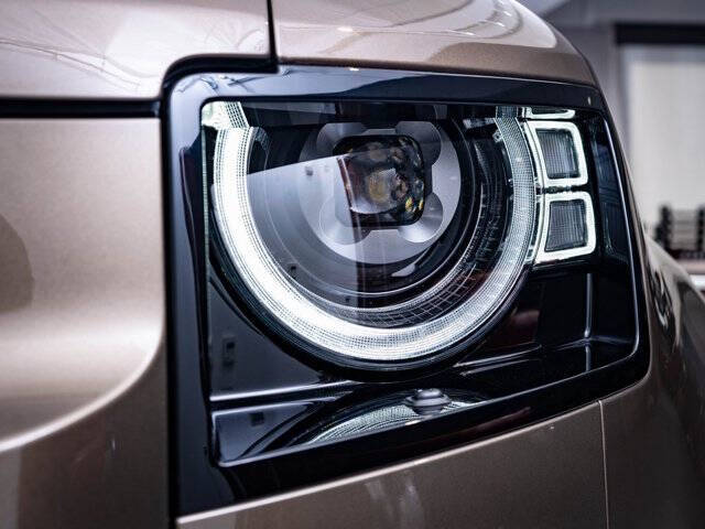 2025 Land Rover Defender 110 P500 X-Dynamic SE