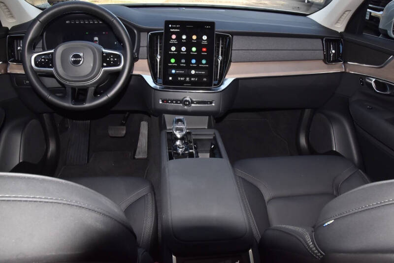 2025 Volvo XC90 B6 Plus Bright Theme 7P