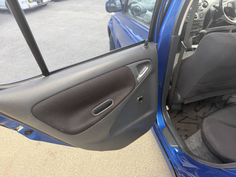 2000 Toyota Vitz