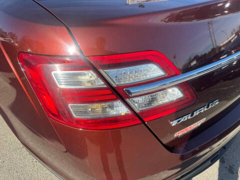 2015 Ford Taurus SEL