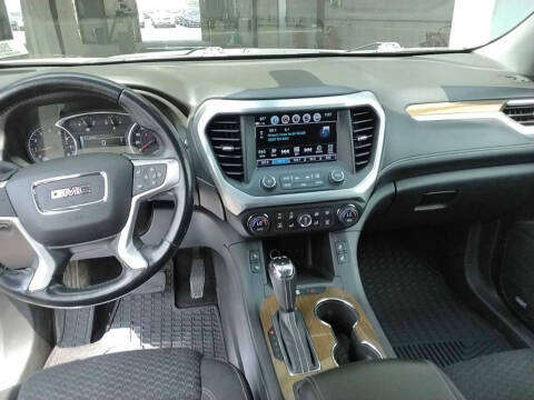 2017 GMC Acadia SLE-2