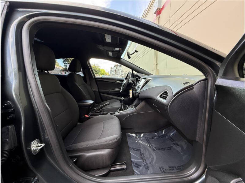 2017 Chevrolet Cruze LT Manual