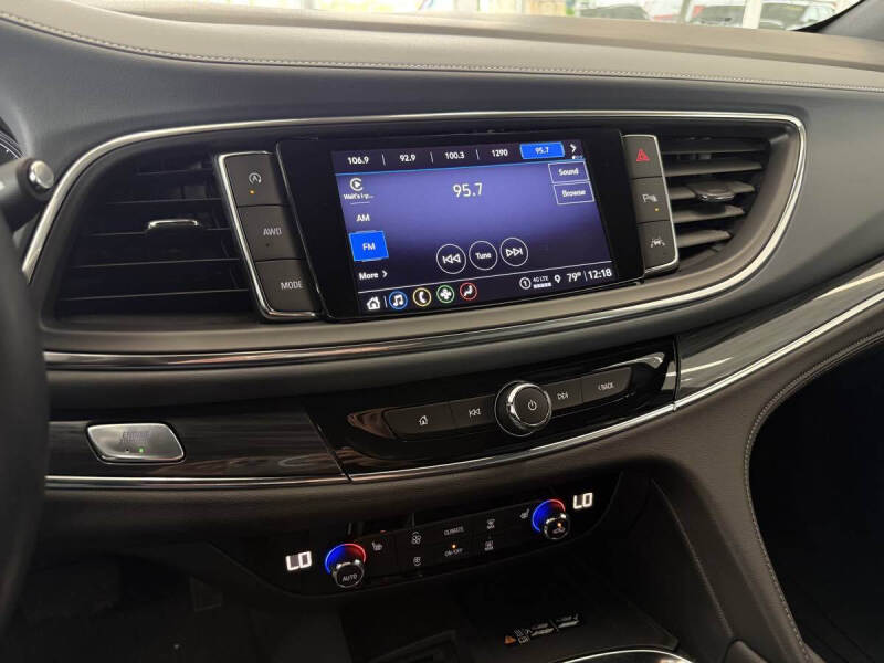 2024 Buick Enclave Essence