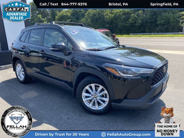 2022 Toyota Corolla Cross LE's photo