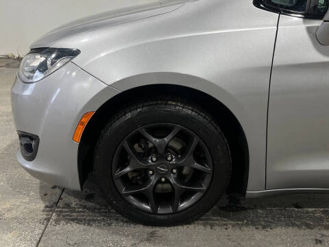 2018 Chrysler Pacifica Touring L Plus