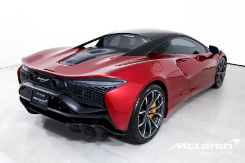 2023 McLaren Artura