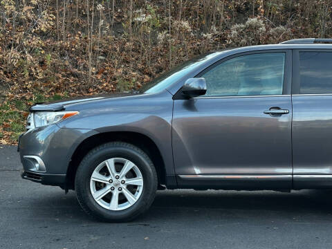 2012 Toyota Highlander SE