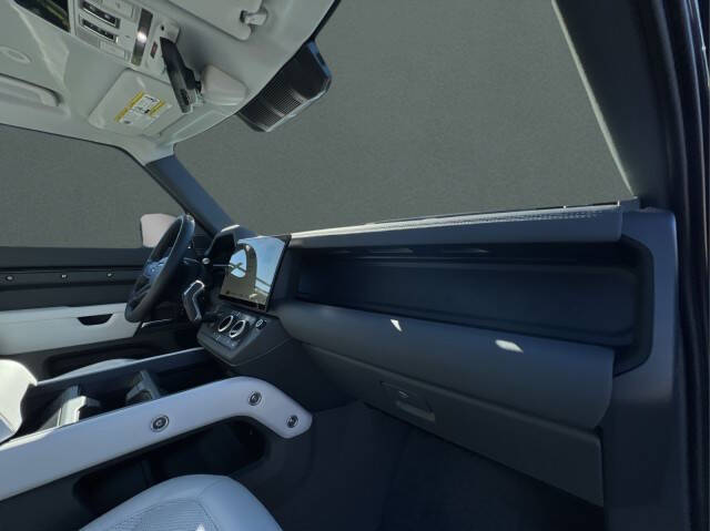 2026 Land Rover Defender 130 P300 S