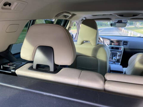 2015 Volvo V60 Cross Country T5