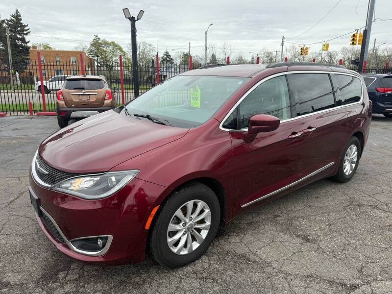 2017 Chrysler Pacifica Touring-L