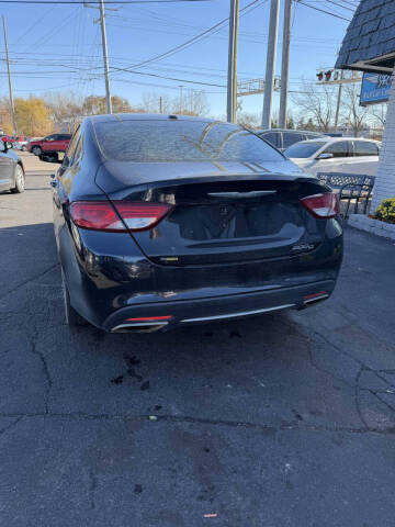 2016 Chrysler 200 C