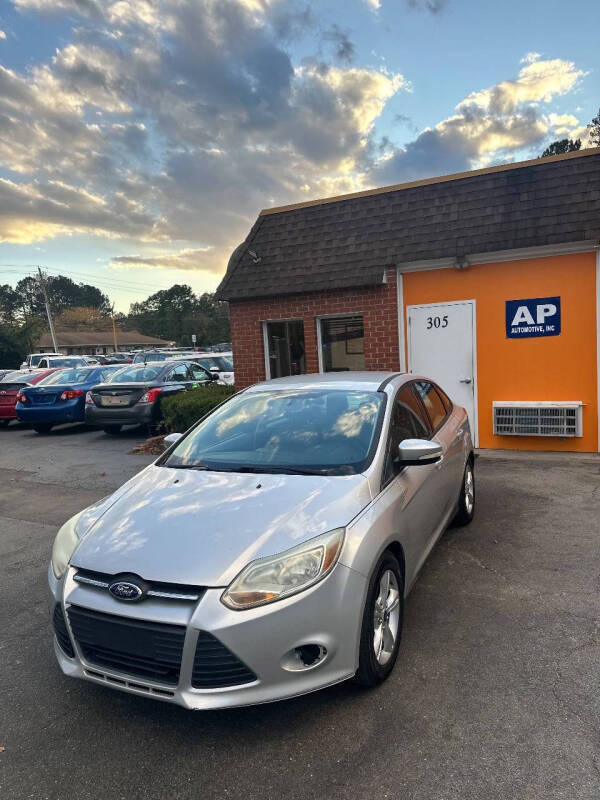 2014 Ford Focus SE photo 2